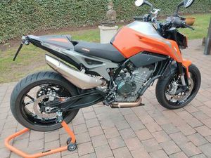 ② KTM DUKE790