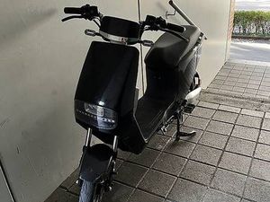 E-ROLLER 25-38 KM/H CANTON ZURICH -