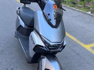 E-ROLLER YADEA 25-30 KM/H 100 KM REICHWEITE CANTON LUCERNE -