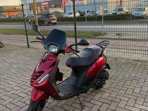 ZIP 2000 4T 50CC — SCOOTERS | PIAGGIO — MARKTPLAATS