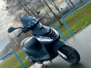 ZIP 4T MATZWART MET LAGE KM ! — SCOOTERS | PIAGGIO — MARKTPLAATS
