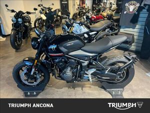 TRIUMPH TRIDENT 660