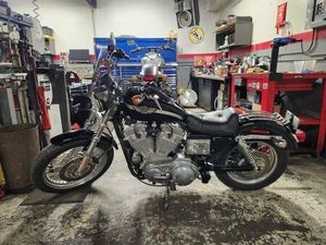 100TH ANNIVERSARY HARLEY-DAVIDSON SPORTSTER 883 HUGGER