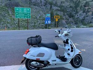 2024 VESPA GTS 300 LIKE NEW