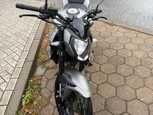 BENELLI BN 125 - NUR 30KM, NEUWERTIG