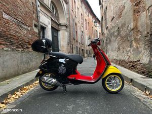 VESPA PRIMAVERA 125 ÉDITION MICKEY