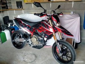 MOTO DUCATI HYPERMOTARD