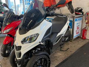 PIAGGIO MP3 310 E5+ VORFÜHRFAHRZEUG 4 JAHRE GARANTIE