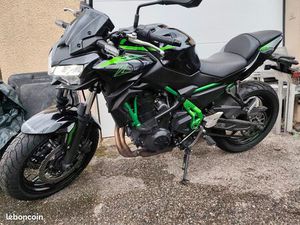 Z650KAWASAKI Z650■5127 KM AU COMPTEUR ■ENTRETIEN À JOUR ■PEUX NEUF DUNLOP MUTANT ■TOP BLOCK INSTALLÉ À L'ACHAT DE LA MOTO■ME CONTACTER POUR PLUS D'INFORMATIONS 