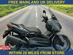 YAMAHA XMAX 300