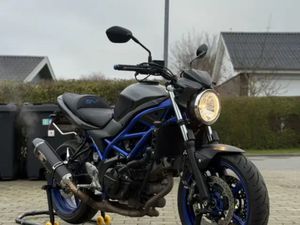 SUZUKI SV650 MED FABRIKSGARANTI