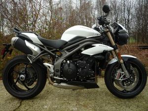 TRIUMPH SPEED TRIPLE 1050 S SCHÖNE EXTRAS TOPZUSTAND 1.H