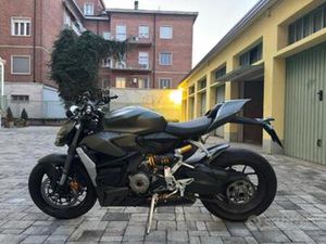DUCATI STREETFIGHTER V2 - STORM GREEN