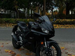YAMAHA YZF - R3 (2023)