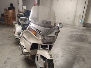 HONDA GOLDWING