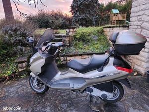 VEND SCOOTER PIAGGIO X8 125