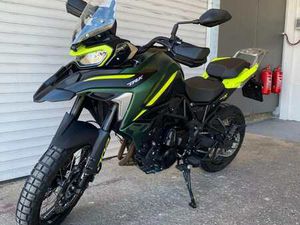 BENELLI TRK 702 X ZELENÁ – PŘEDVÁDĚCÍ MOTOCYKL