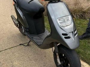 ② PIAGGIO TYPHOON 50 CC A KLASSE