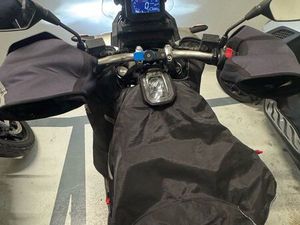 HONDA ADV 350 - 40.000KM AVEC TOP CASE, MANCHONS ET QUADLOCK