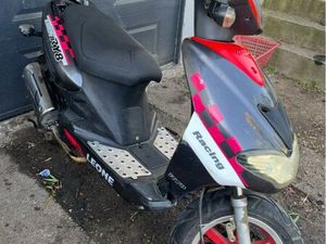 SCOOTER LEONE