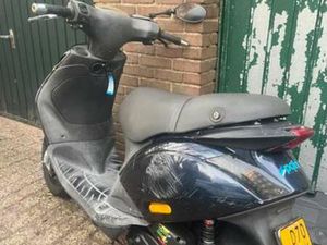 PIAGGIO ZIP ORIGINEEL 2T OPKNAPPER WEG=WEG — SCOOTERS | PIAGGIO — MARKTPLAATS