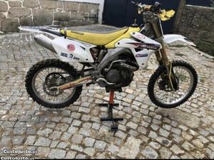 MOTA EM EXCELENTE ESTADO