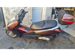 ? HONDA PANTHEON 125 FES – 2006 – TRÈS BON ÉTAT