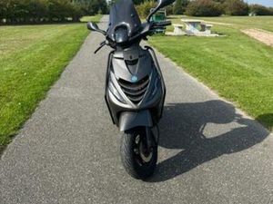 PIAGGO ZIP 4-TAKT 50CC - 2006 - ARGAATGRIJS — SCOOTERS | PIAGGIO — MARKTPLAATS