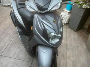 SYM SCOOTER BATTERIJ EN REM SCHIJFEN VERVANGEN — SCOOTERS | SYM — MARKTPLAATS