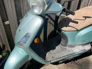 SYM SCOOTER - LICHTBLAUW — SCOOTERS | SYM — MARKTPLAATS