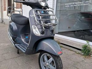 ② VESPA 125 CC GRANTOURISMO