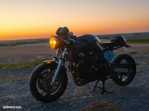 ZR7 CAFÉ RACER