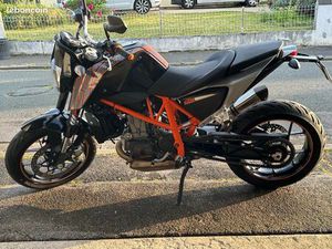 KTM DUKE 690