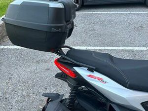 APRILIA SR GT 125 – OCTOBRE 2023 – 5 100 KM – TRÈS BON ÉTAT