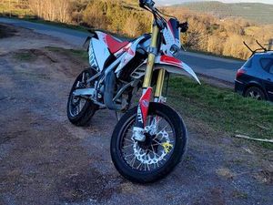HM-HONDA VENT 50 CC DERAPAGE (GRANDE TAILLE)