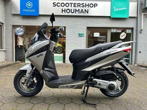 ② APRILIA SXR 50 CC 45 KM/H INSTINCTIVE GREY (NR.300)