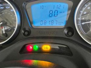 PIAGGIO MP3 300 SPORT