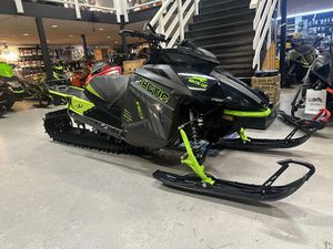 ARCTIC CAT M 8000 ALPHA R-M SHORTY • 2022
