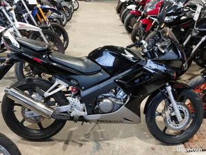 ⚫? HONDA CBR125R - MOTO 125 CC - 2004 - 3 939 KM - 2 000 - DISPO MAINTENANT ?⚫