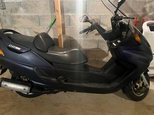 SCOOTER YAMAHA 250 CC