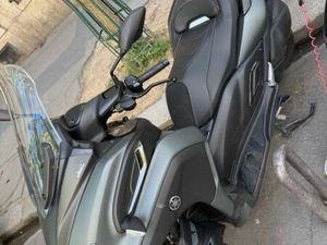 YAMAHA TRICITY 300 FULL + CASQUE NEUF HJC + INTERCOM CARDO