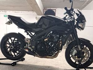 TRIUMPH SPEED TRIPLE 1050