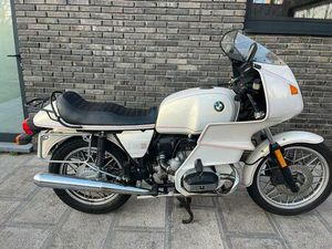 ② BMW R100 RS