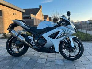 ② SUZUKI GSXR1000 K8 TOPSTAAT!