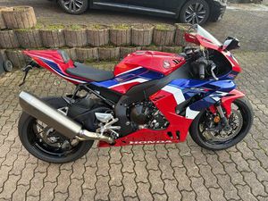 HONDA CBR1000RR-R FIREBLADE