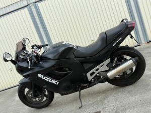 SUZUKI GSX 600 F