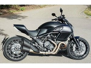 DUCATI DIAVEL STRADA