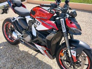 DUCATI STREETFIGHTER V2