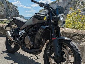 HUSQVARNA SVARTPILEN 401