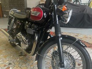 MOTO TRIUMPH BONNEVILLE T 100